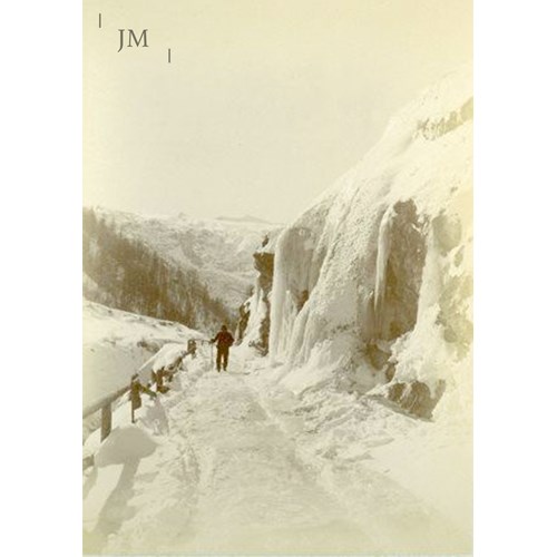 Frozen river walk Zermatt (man)